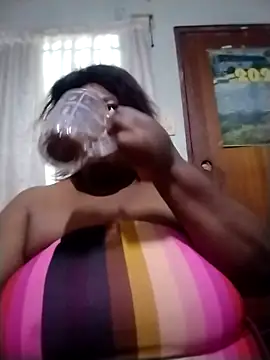 MATUREBUSSTY online show from October 30, 4:30 pm