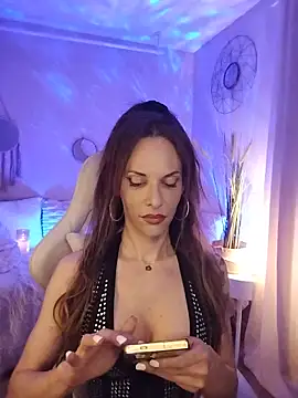 Snapshot of Luna_Kitanna chatting on June 6, 8:24 pm Luna Kitanna online show from June 6, 8:24 pm