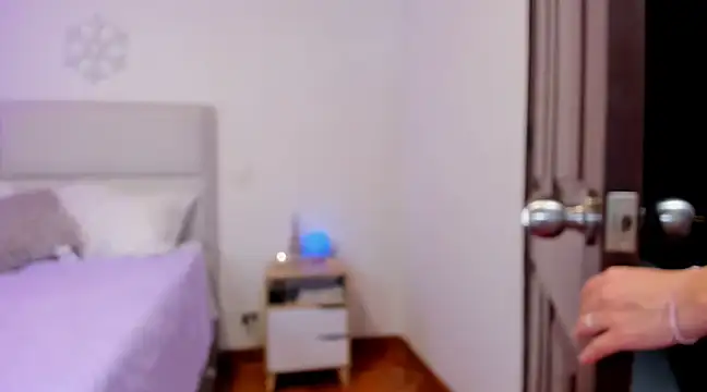 tierra n online show from December 7, 9:44 pm