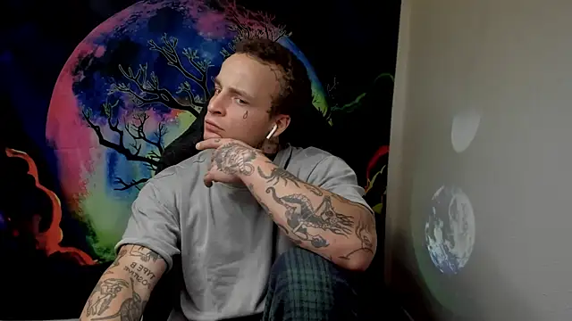 layneinchains online show from December 11, 8:18 pm