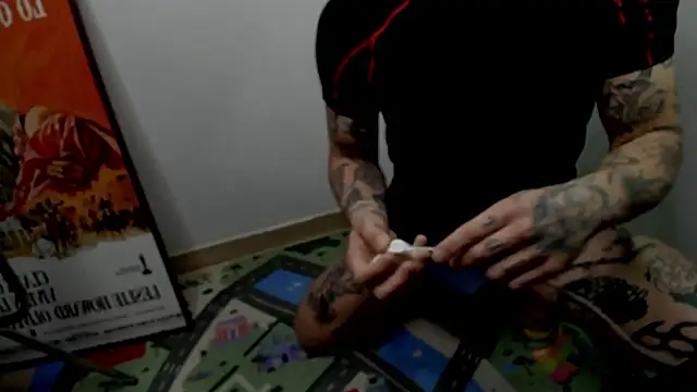 layneinchains online show from October 10, 10:36 am