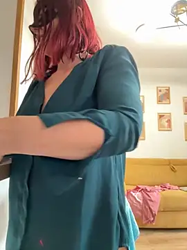 Snapshot of la_petite_prunette69 chatting on November 1, 12:07 pm la petite prunette69 online show from November 1, 12:07 pm