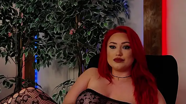 EmyHilton online show from April 19, 4:34 am