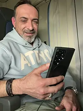 Snapshot of dzhakar chatting on March 13, 12:46 pm dzhakar online show from March 13, 12:46 pm