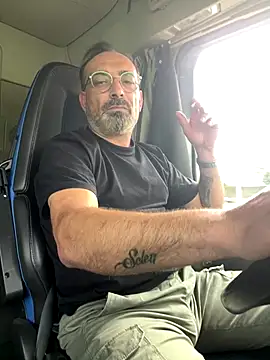 Snapshot of dzhakar chatting on September 26, 10:19 am dzhakar online show from September 26, 10:19 am