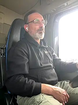 Snapshot of dzhakar chatting on October 27, 11:58 am dzhakar online show from October 27, 11:58 am