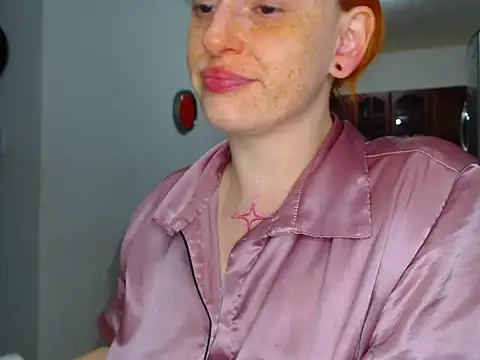 Snapshot of Redhead_incandy chatting on June 14, 3:08 am Redhead incandy online show from June 14, 3:08 am