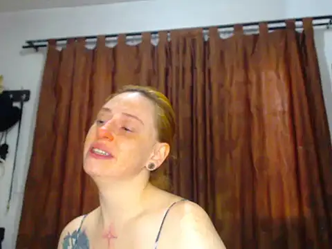 Snapshot of Redhead_incandy chatting on July 5, 9:55 pm Redhead incandy online show from July 5, 9:55 pm