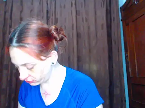 Snapshot of Redhead_incandy chatting on July 25, 8:56 am Redhead incandy online show from July 25, 8:56 am