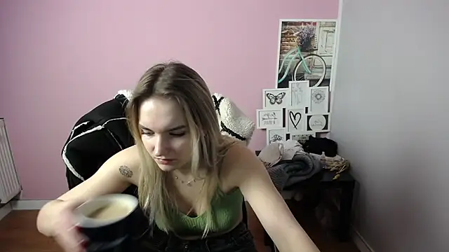 Snapshot of viktoria_lovely chatting on March 3, 11:11 am viktoria lovely online show from March 3, 11:11 am