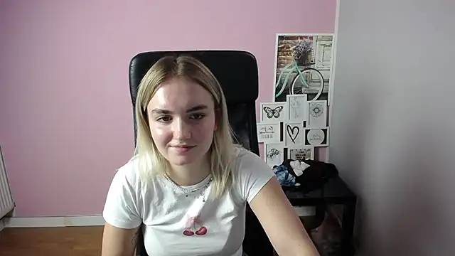 Snapshot of viktoria_lovely chatting on September 22, 7:54 am viktoria lovely online show from September 22, 7:54 am