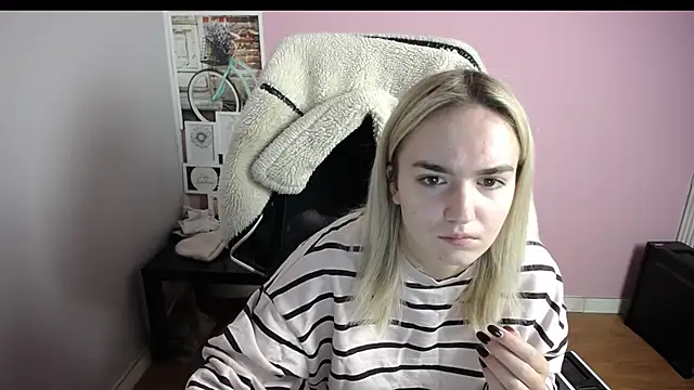 viktoria lovely online show from December 4, 9:40 am