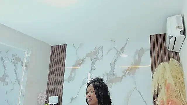 aidaadams online show from March 22, 11:53 am