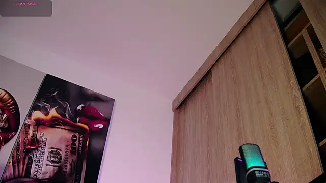 aidaadams online show from September 12, 11:21 am