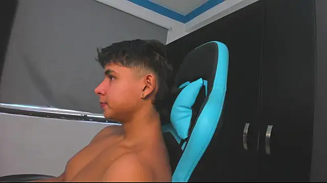 Snapshot of Bray_Kevin chatting on October 28, 2:31 pm Bray Kevin online show from October 28, 2:31 pm