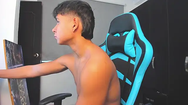 Snapshot of Bray_Kevin chatting on November 2, 8:00 pm Bray Kevin online show from November 2, 8:00 pm