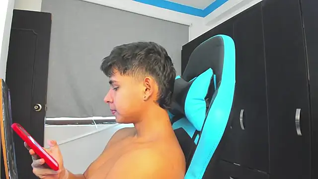 Snapshot of Bray_Kevin chatting on November 5, 5:57 pm Bray Kevin online show from November 5, 5:57 pm