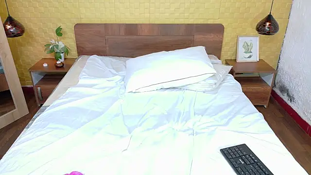 Snapshot of Mrs_booty chatting on January 6, 6:10 pm Mrs booty online show from January 6, 6:10 pm