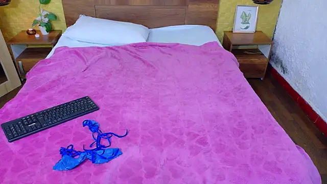 Snapshot of Mrs_booty chatting on February 12, 2:21 pm Mrs booty online show from February 12, 2:21 pm