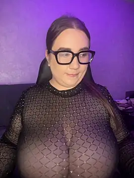 Snapshot of GabiBoobs chatting on June 4, 5:41 pm GabiBoobs online show from June 4, 5:41 pm