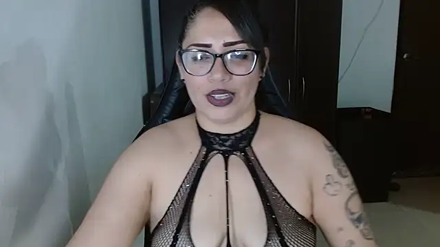 natashasmithe online show from May 7, 1:11 am
