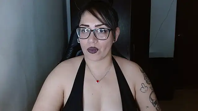 natashasmithe online show from May 18, 12:18 am