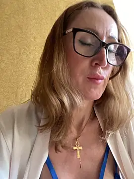 LauraDavis online show from June 21, 2:41 pm