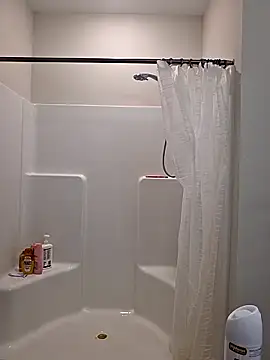 Snapshot of Bearhoney843 chatting on May 11, 4:04 pm Bearhoney843 online show from May 11, 4:04 pm