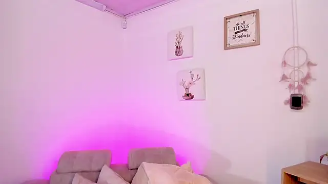 Tiarha online show from February 20, 4:39 am