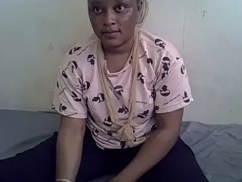 Snapshot of Crystal__Gee chatting on January 18, 5:52 am Crystal  Gee online show from January 18, 5:52 am