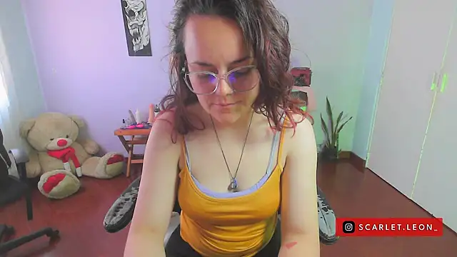 Scarletleon77 online show from January 20, 4:55 pm