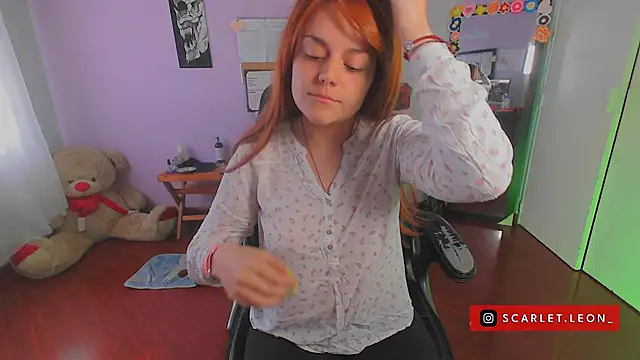 Scarletleon77 online show from February 14, 7:12 pm