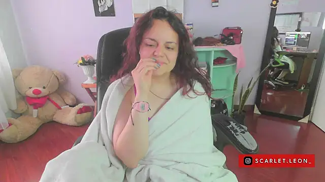 Scarletleon77 online show from March 10, 6:01 pm