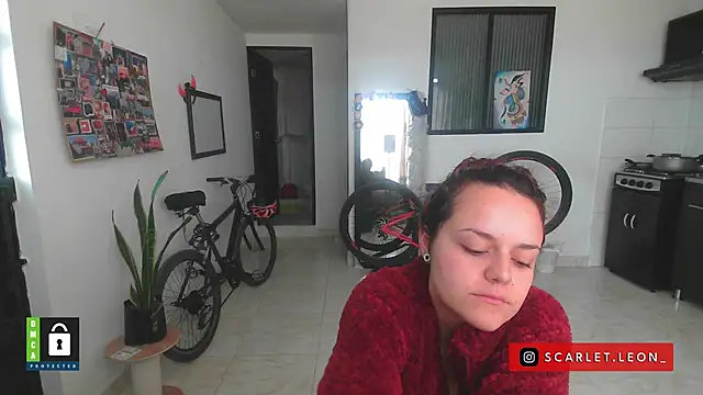 Scarletleon77 online show from September 30, 3:50 pm