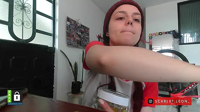 Scarletleon77 online show from October 6, 4:04 pm