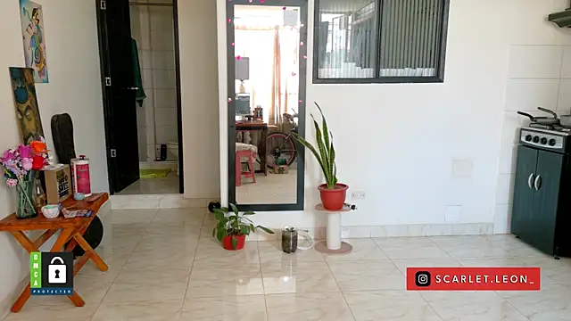 Scarletleon77 online show from April 22, 4:08 pm