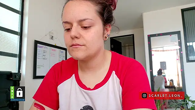 Scarletleon77 online show from April 28, 2:22 pm