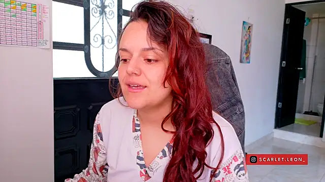 Scarletleon77 online show from July 9, 2:43 pm