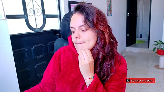 Scarletleon77 online show from July 16, 2:34 pm