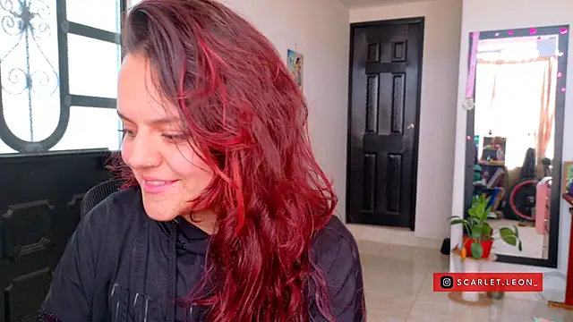 Scarletleon77 online show from August 3, 6:11 pm