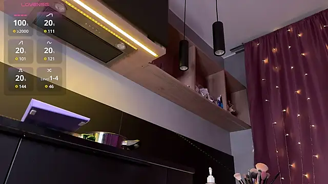 Snapshot of ilona_wine chatting on February 18, 1:54 am ilona wine online show from February 18, 1:54 am