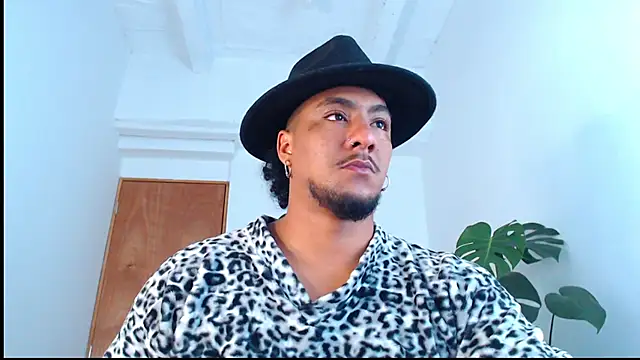 yosoy enzo2020 online show from January 30, 9:25 am