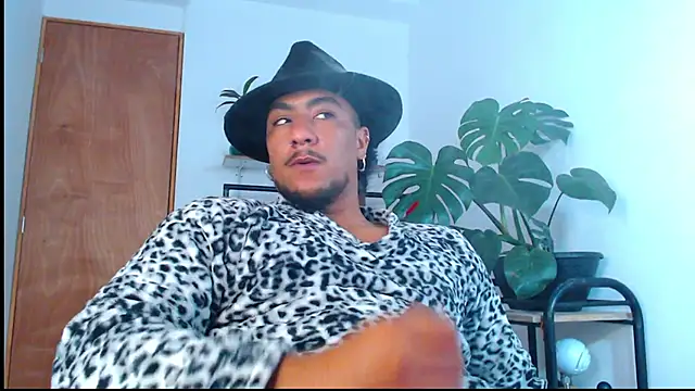 yosoy enzo2020 online show from January 30, 12:27 pm