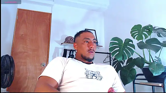 yosoy enzo2020 online show from February 19, 5:27 pm