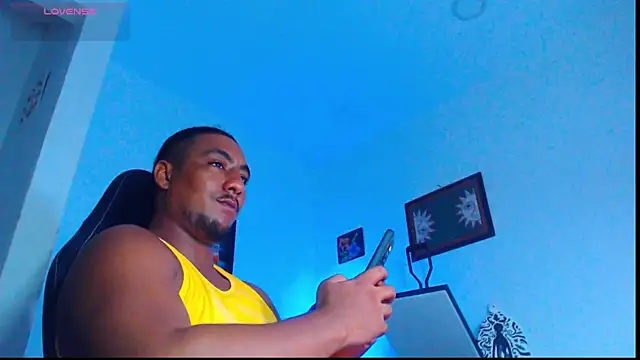 Snapshot of yosoy_enzo2020 chatting on May 2, 3:33 am yosoy enzo2020 online show from May 2, 3:33 am