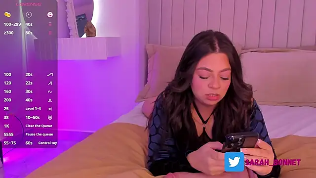 Snapshot of sarah-bonneth chatting on February 25, 11:30 am sarah-bonneth online show from February 25, 11:30 am