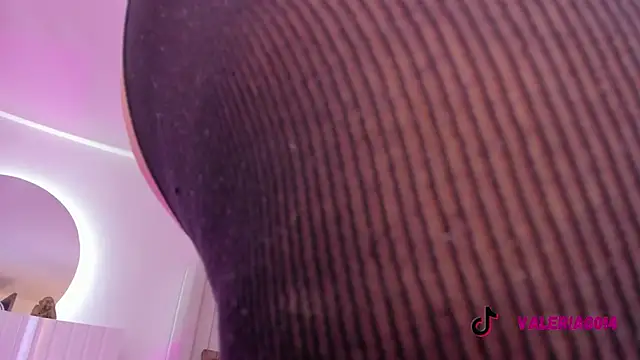 Snapshot of sarah-bonneth chatting on December 4, 11:30 am sarah-bonneth online show from December 4, 11:30 am