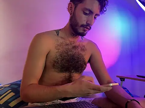 Snapshot of axel_giracr chatting on December 17, 7:48 pm axel giracr online show from December 17, 7:48 pm