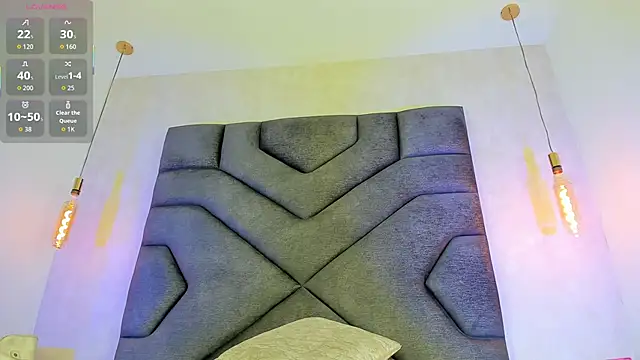 Liinda Saenz online show from April 18, 11:25 am