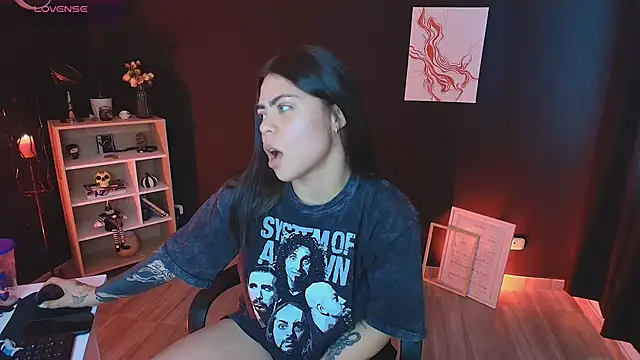  WednesdayFriday  online show from November 26, 6:53 pm